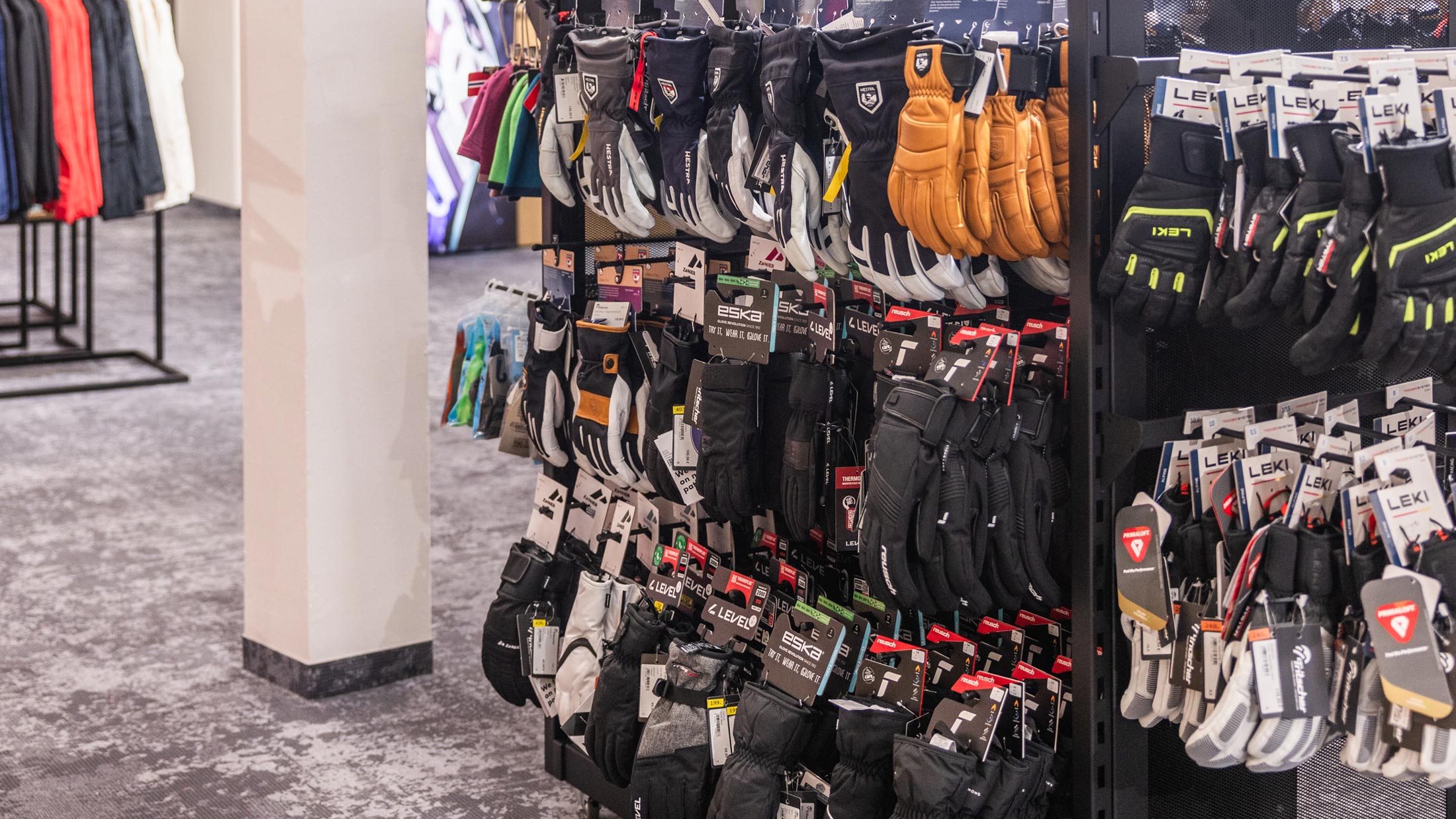 Bild-aus-dem-Bild-aus-dem-Shop-mit-Handschuhe